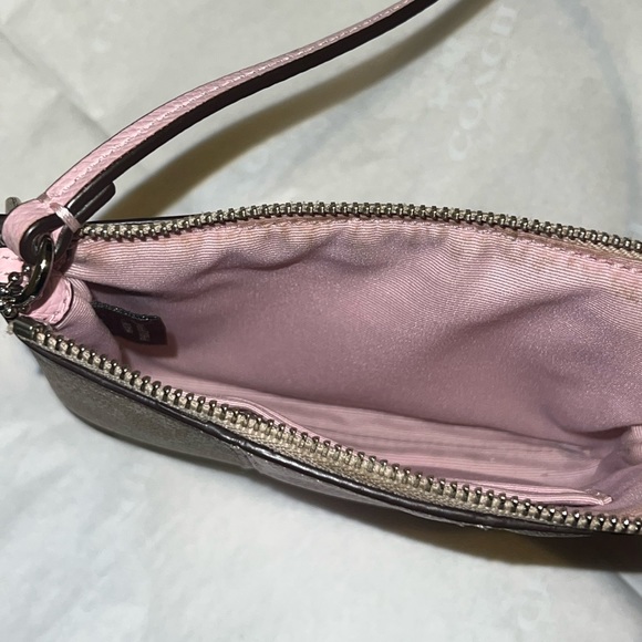 Coach small wristlet (baby pink) - Picture 5 of 9